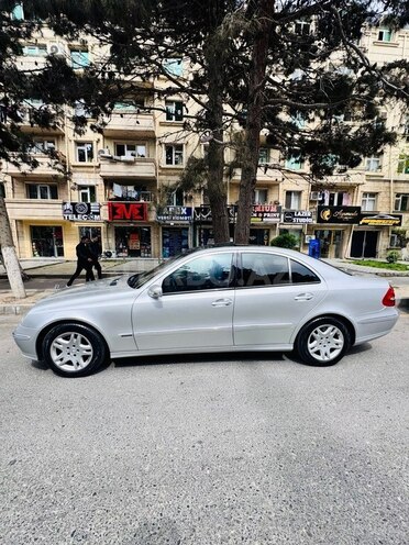 Mercedes E 240-2