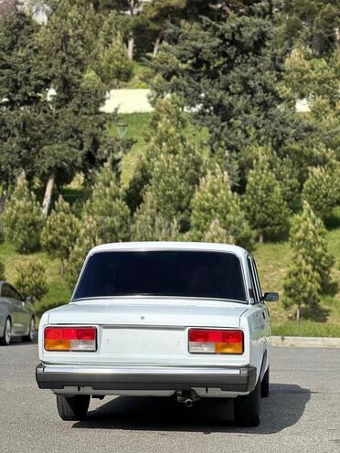 LADA (VAZ) 2107-2