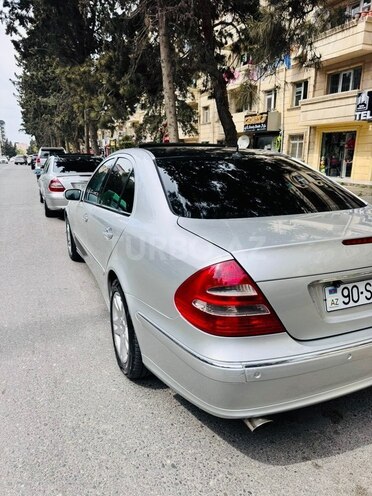 Mercedes E 240-3