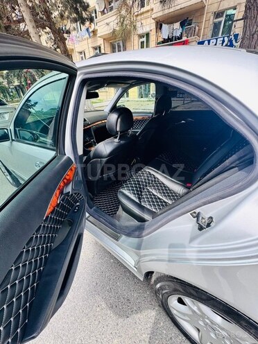 Mercedes E 240-7