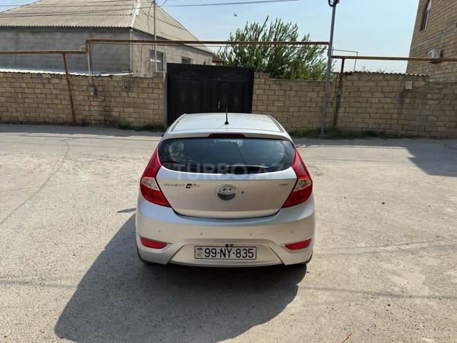Hyundai Accent-2