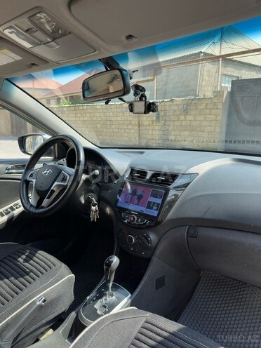Hyundai Accent-8