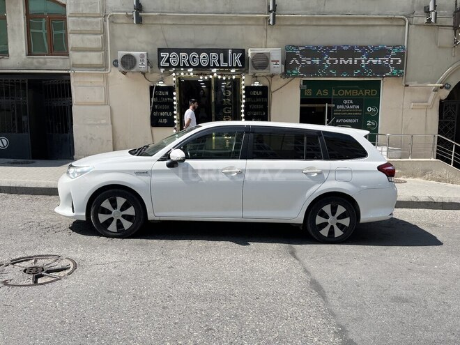 Toyota Corolla Fielder-3