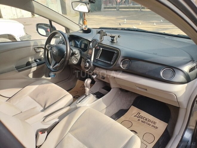 Honda Insight-11