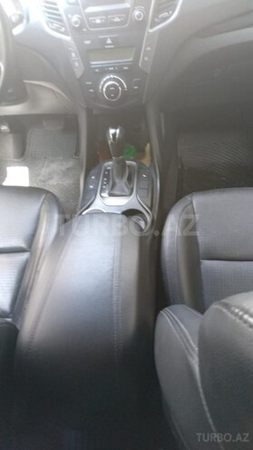 Hyundai Santa Fe-6