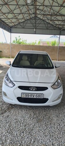 Hyundai Accent-1