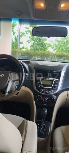 Hyundai Accent-3