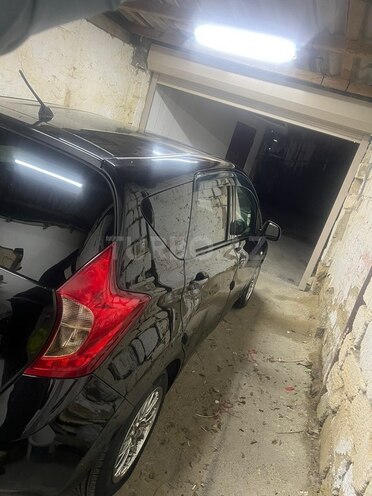 Nissan Note-5