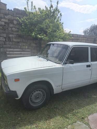 LADA (VAZ) 2107-2