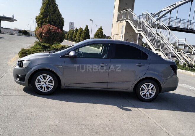 Chevrolet Aveo-5