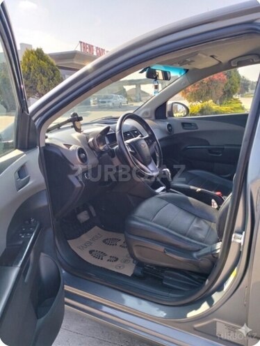 Chevrolet Aveo-8