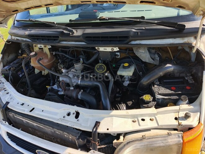 Ford Transit-3