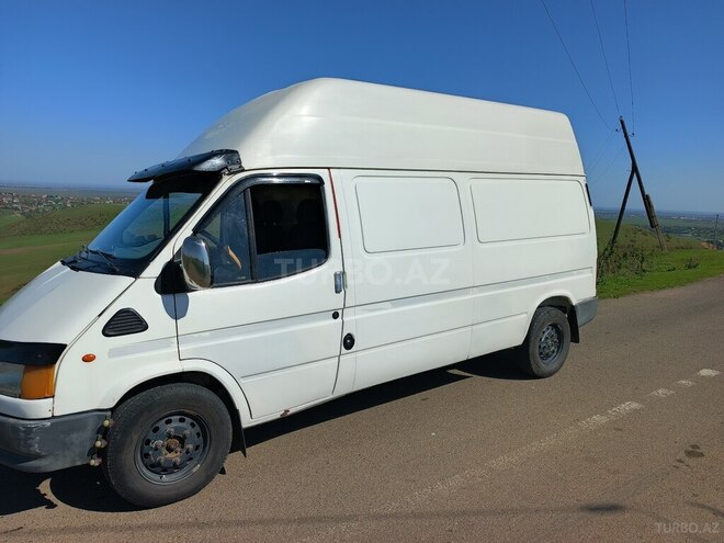 Ford Transit-4