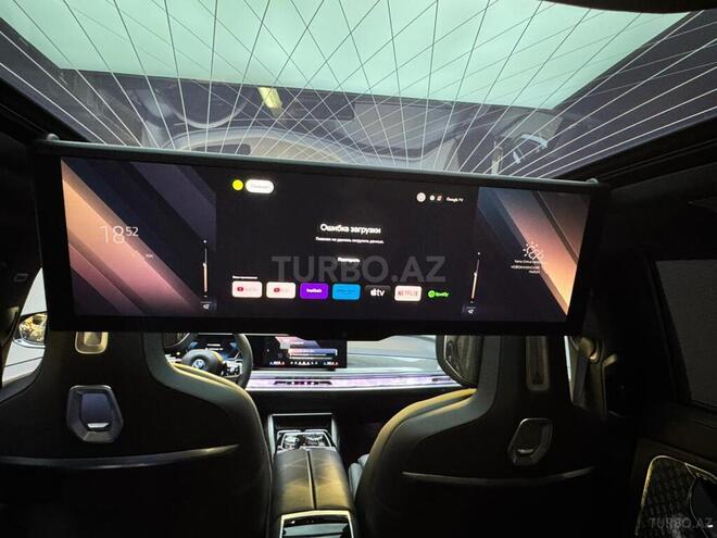 BMW i7-11