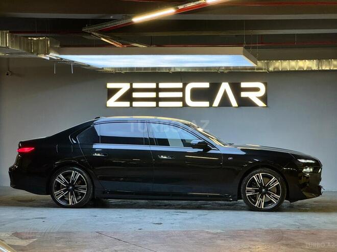 BMW i7-3