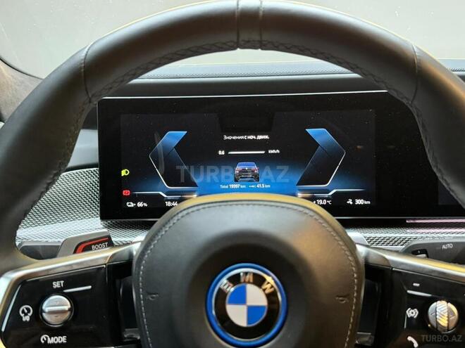BMW i7-8