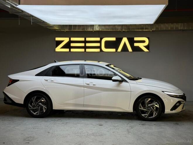 Hyundai Elantra-3