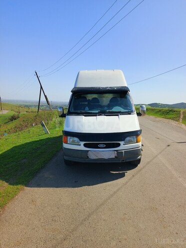 Ford Transit-7