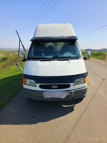 Ford Transit-1