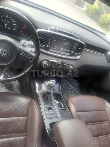 Kia Sorento-13