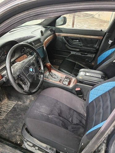 BMW 728-5