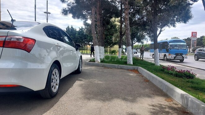 Kia Rio-10