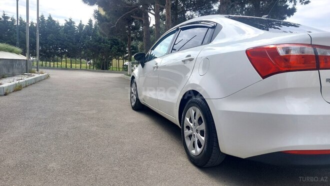 Kia Rio-11