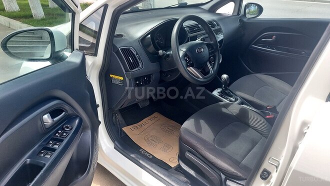 Kia Rio-13