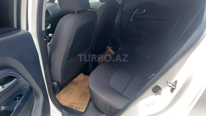 Kia Rio-16