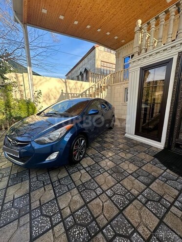 Hyundai Elantra-4