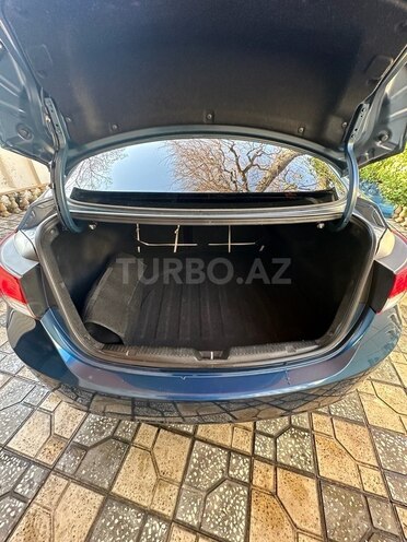 Hyundai Elantra-6