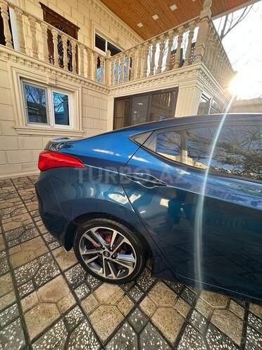 Hyundai Elantra-19