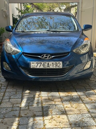 Hyundai Elantra-21