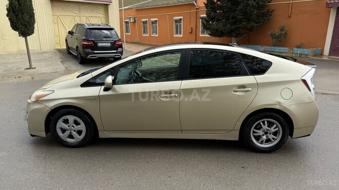 Toyota Prius-3