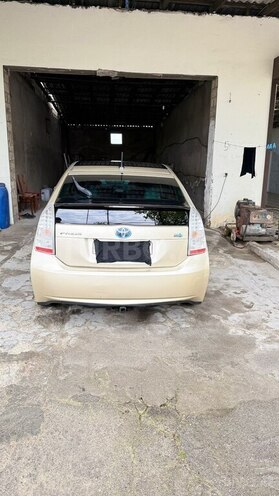 Toyota Prius-6