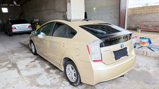 Toyota Prius-5