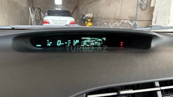 Toyota Prius-13