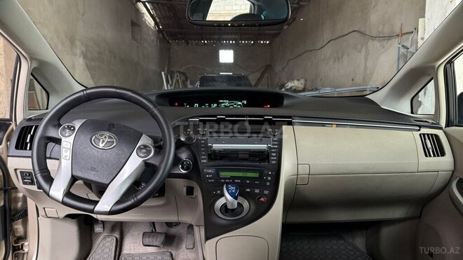 Toyota Prius-14
