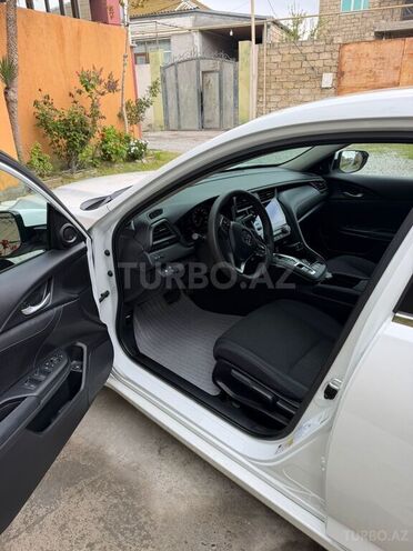Honda Insight-3