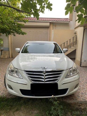 Hyundai Genesis-1