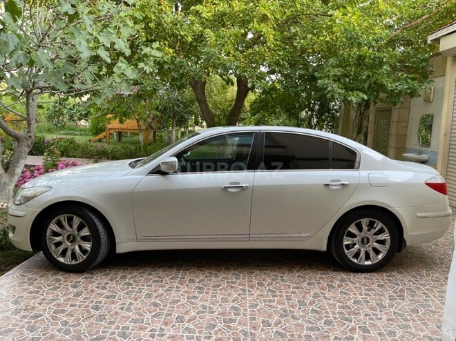 Hyundai Genesis-10