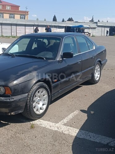 BMW 525-7