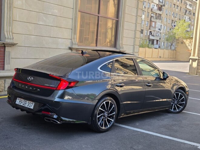 Hyundai Sonata-16