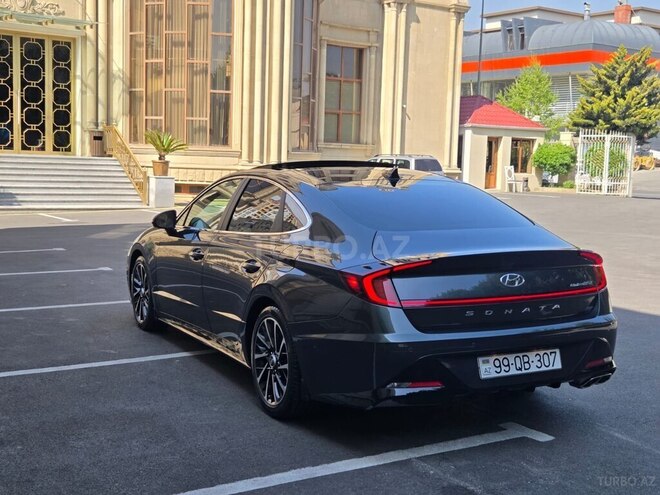 Hyundai Sonata-12