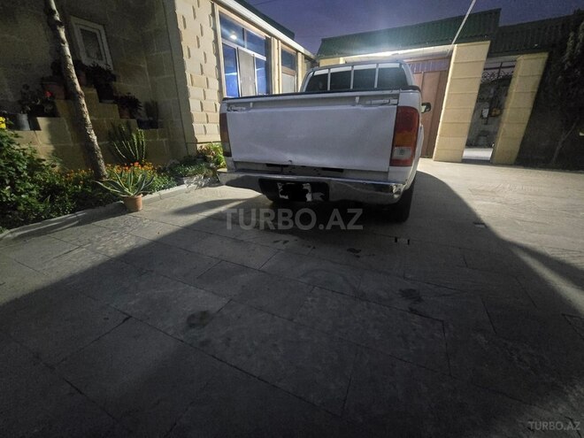 Toyota Hilux-2