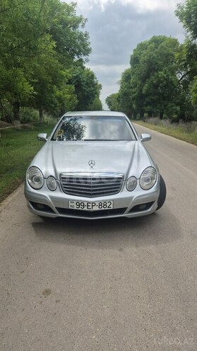 Mercedes E 220-1