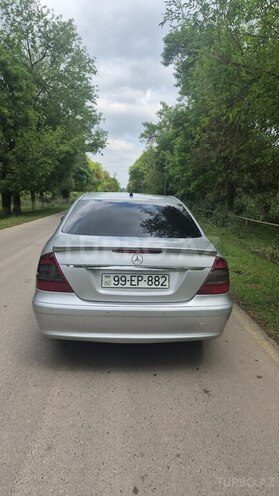 Mercedes E 220-2