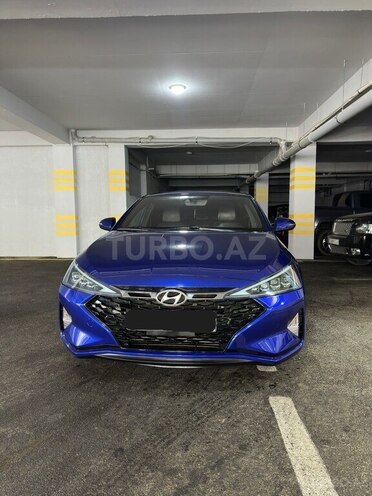 Hyundai Elantra-1