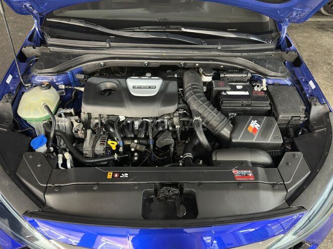 Hyundai Elantra-3