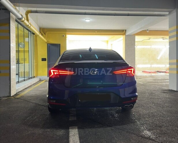Hyundai Elantra-5